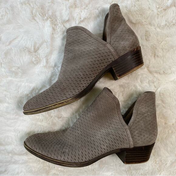Lucky Brand Women's Baley Ankle Booties Size 7.5 Grey Taupe Perforated Shoes - Picture 1 of 12